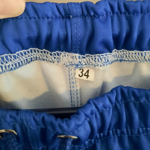 Sweatsuit - Top and bottom Bundle. Top size 42, bottom size 34 - Picture 8 of 12